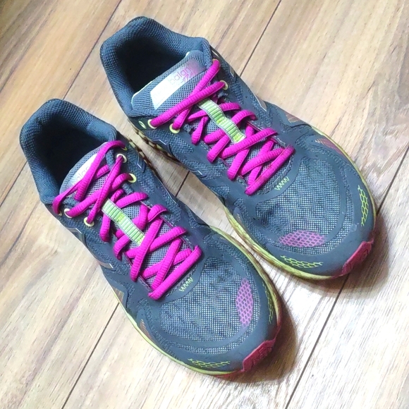 New Balance Women's Fresh Foam 980 Trail - Picture 1 of 8